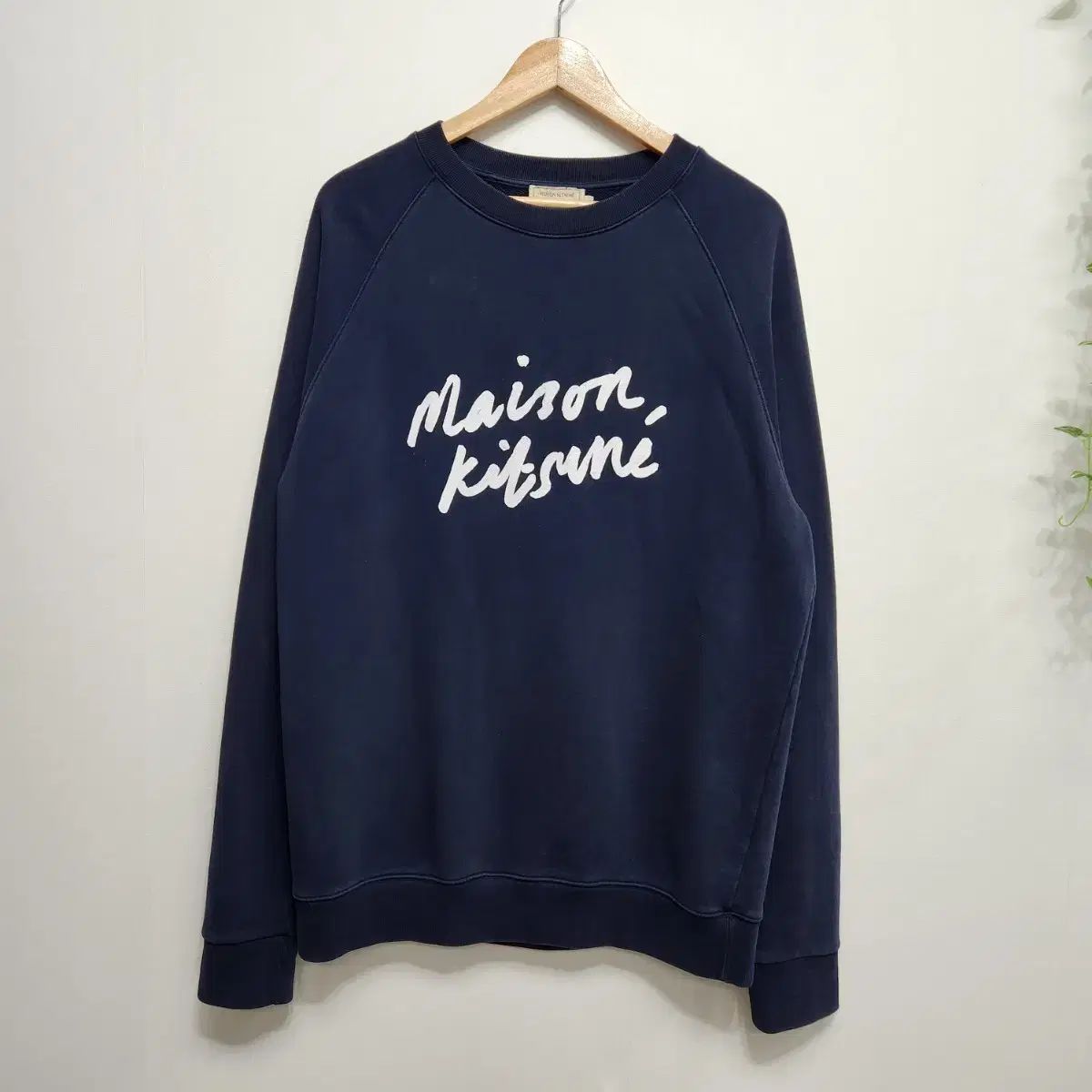Maison Kitsuné ハンドライティング スウェットTシャツ - メルカリ