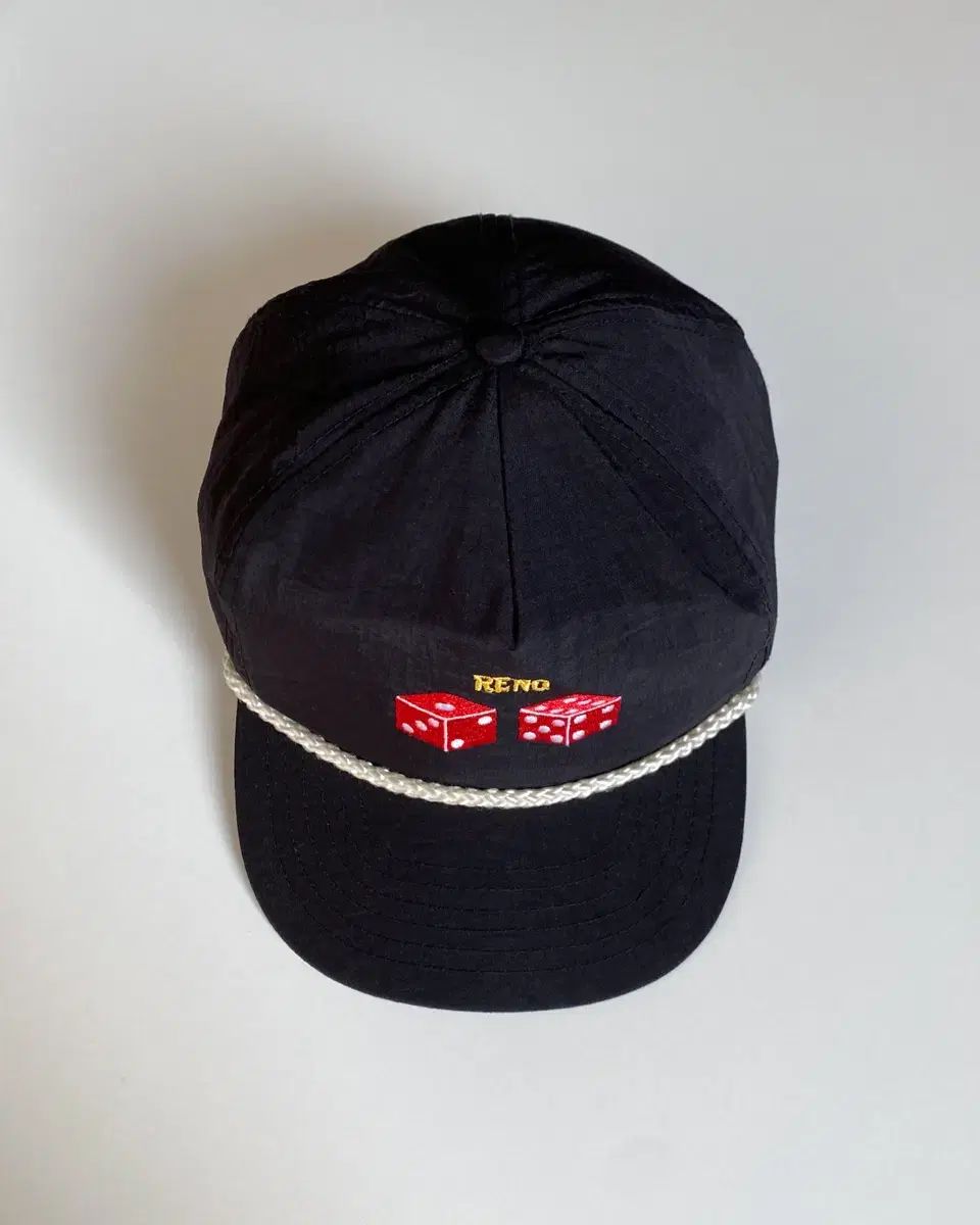 RENO ブラック ヴィンテージ トラッカー キャップ