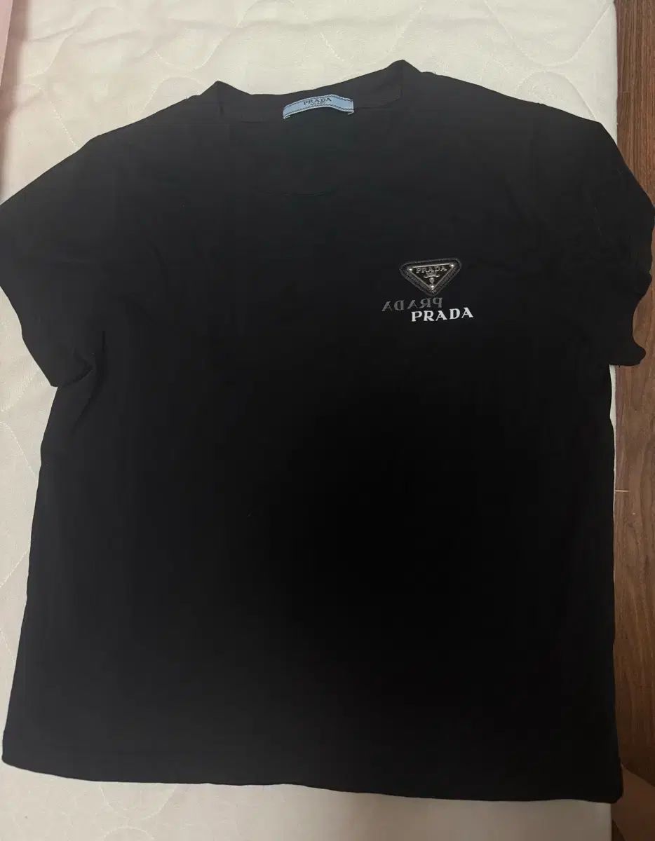 PRADA プラダ トライアングル ロゴ コットン Tシャツ