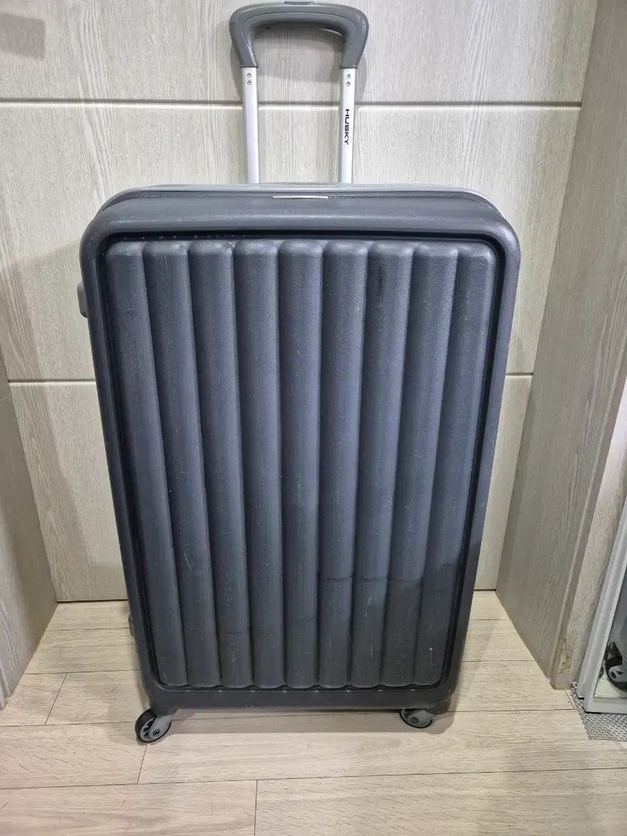 20インチ LOVE YOURSELF 承 Her 旅行用キャリー フィット感 キャリーケース 