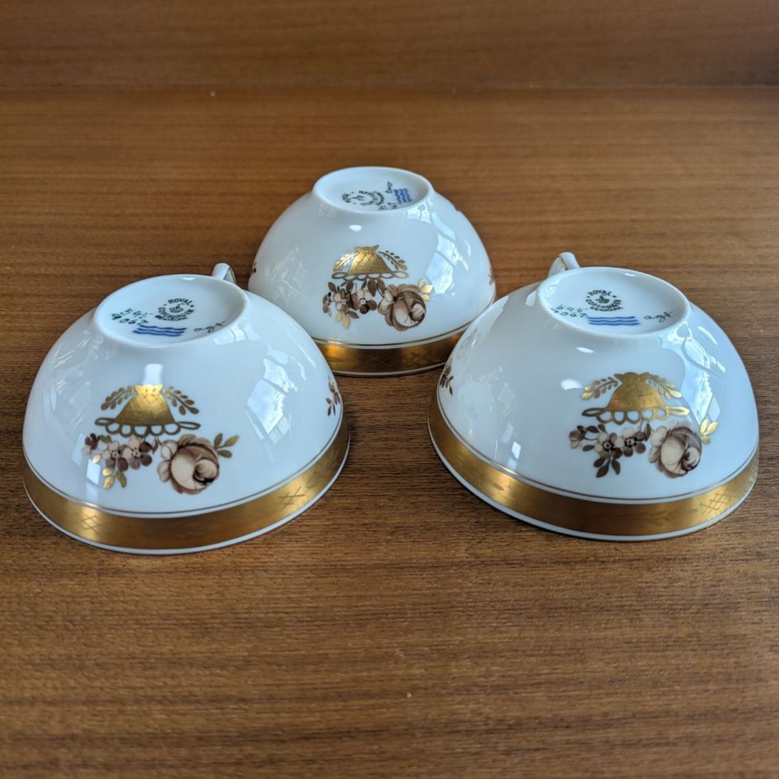 ブラウンローズ 金彩