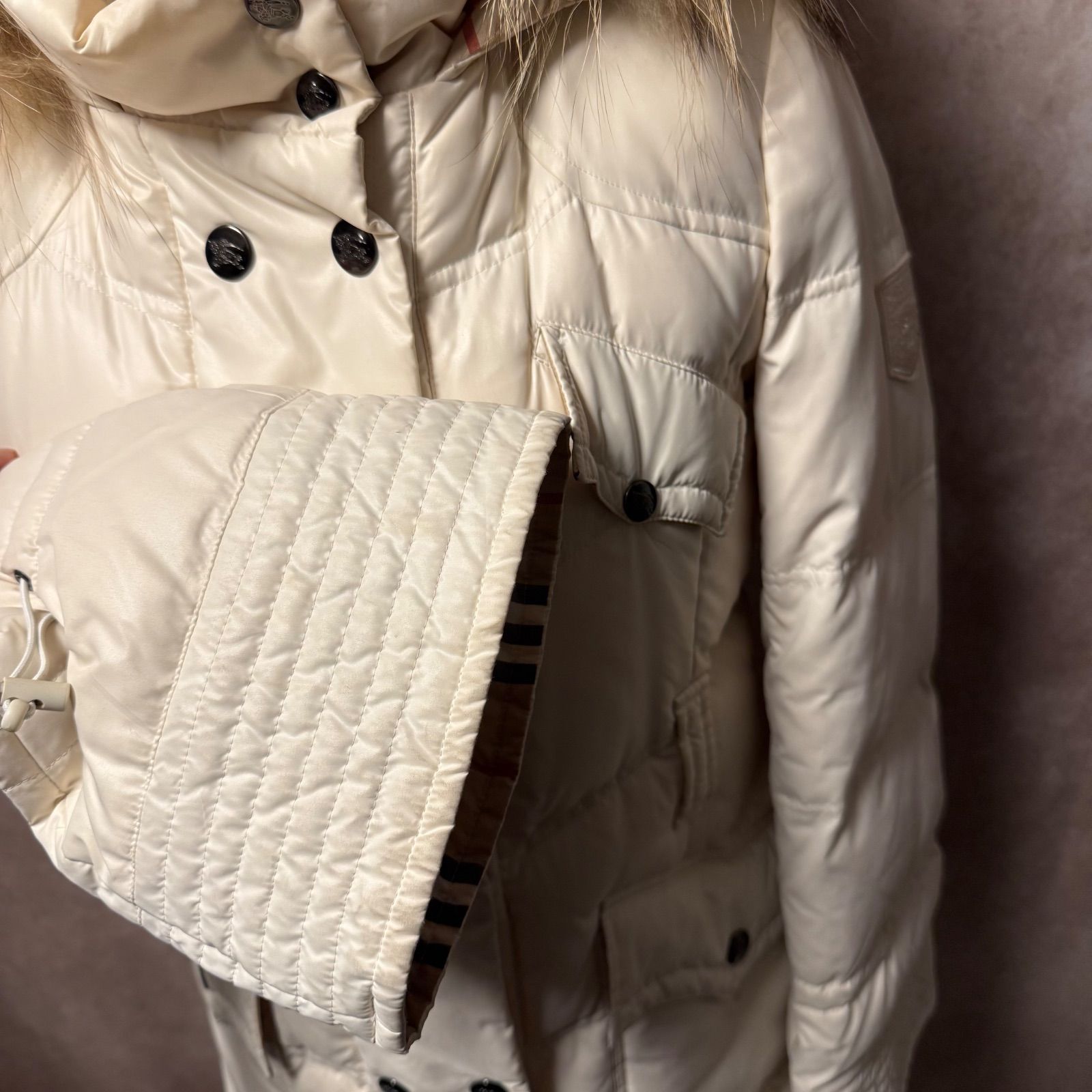 良品✨バーバリーブルーレーベル ダウンコート ノバチェック M フード ホワイト バーバリーブルーレーベル BURBERRY BLUE LABEL ダウンコート Aライン