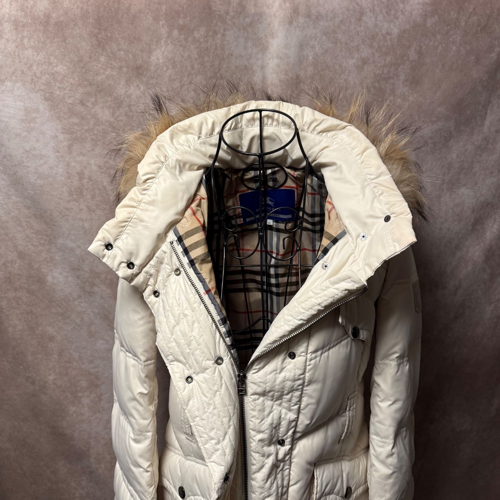 良品✨バーバリーブルーレーベル ダウンコート ノバチェック M フード ホワイト 美品】バーバリー ブルーレーベル ノバチェック ホワイト 38