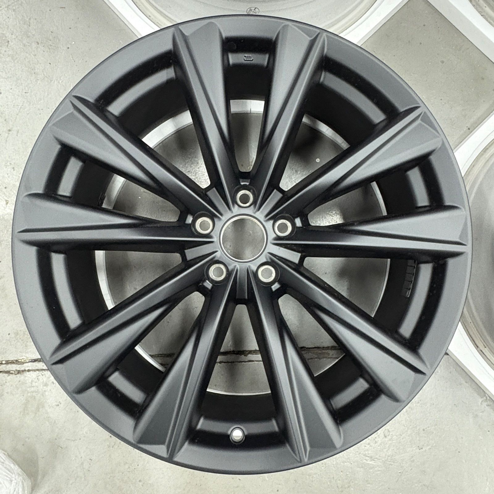 新車外し レクサス RX 500 h Fスポーツ 21インチ 8 j 40 PCD 114 3 マットブラック