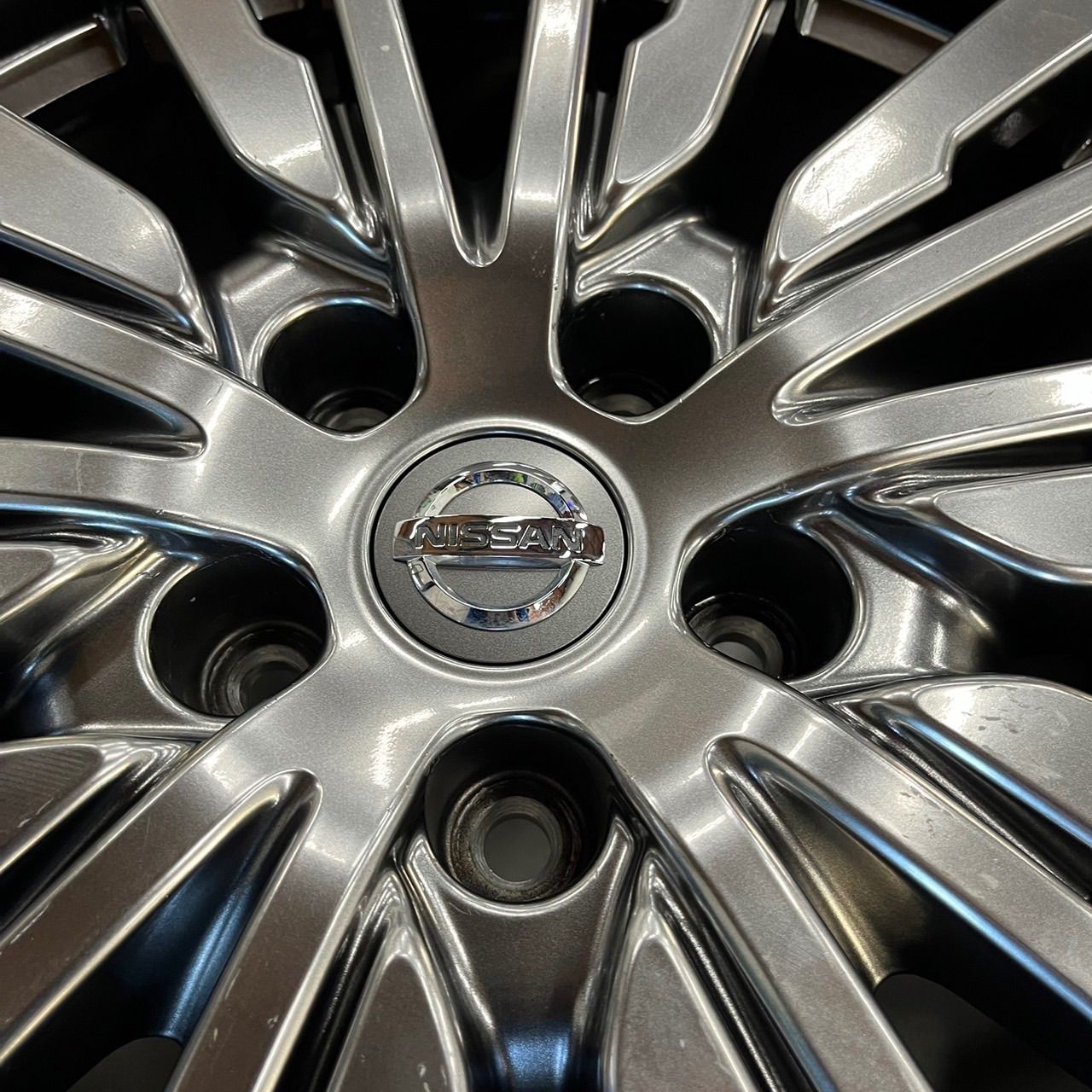 日産 エルグランド E52 ハイウェイスター 純正 ヨコハマ デシベル E70