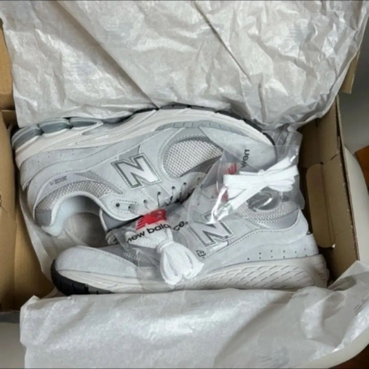 ニュー ンス 2002 R グレー スニーカー 255 mm