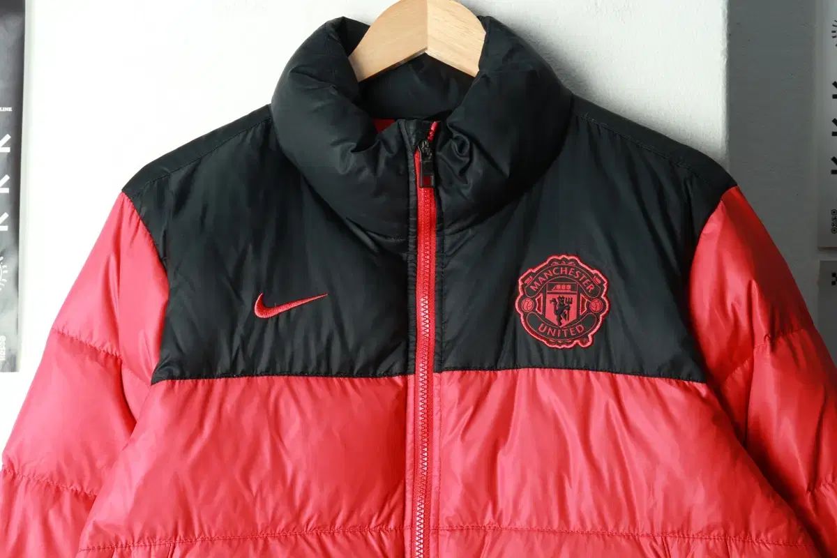 マンチェスターユナイテッドダウン M-L) NIKE ダウン アウター ジャケット 1112 MANCHESTER UNITED FC