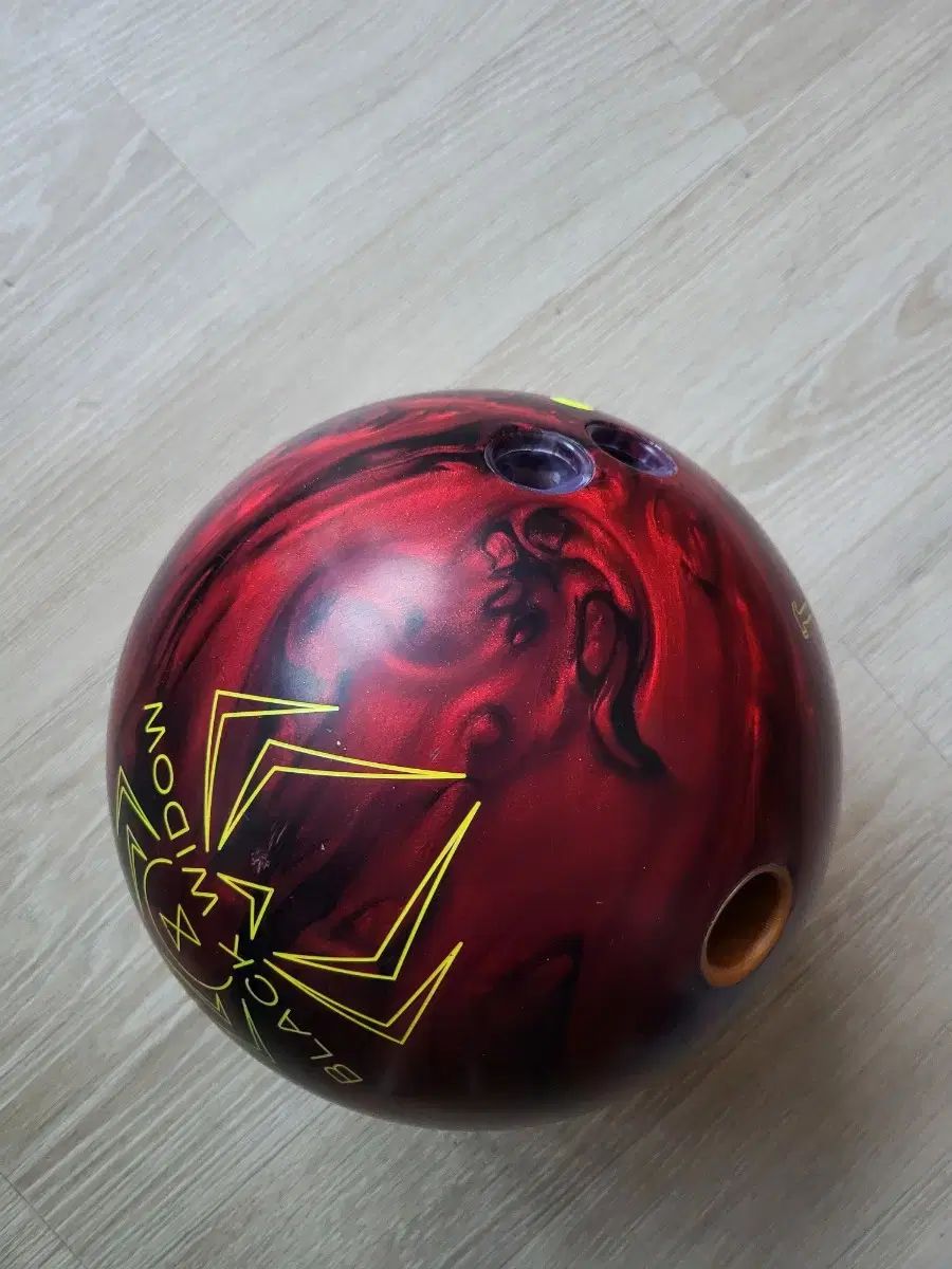 BLACK WIDOW & HAMMER ボウリングボール Amazon.co.jp: Hammer Black Widow 2.0 ボーリングボール ブラック