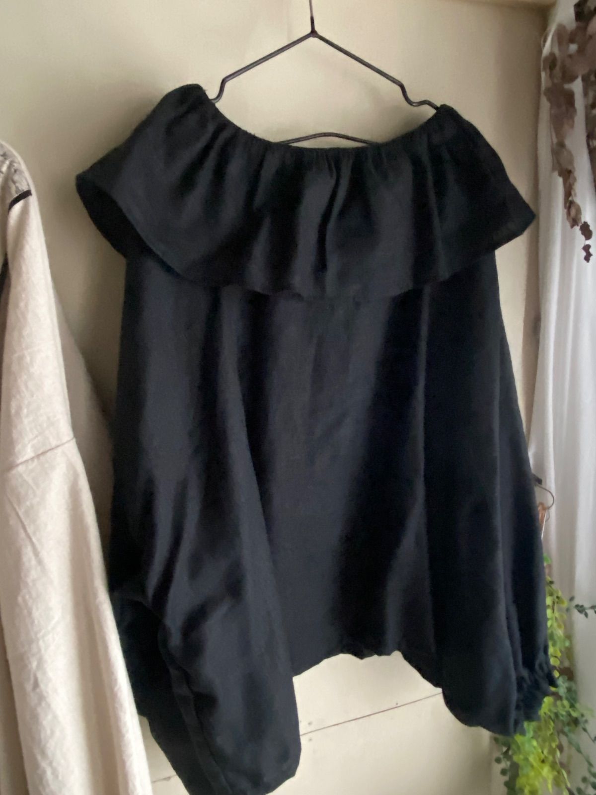  1着特別セット Shops リネンブラウスとYUWA トワルドジュイギャザーワンピースセット リネン ブラック綿麻 アイボリー 長袖 七分袖 その他