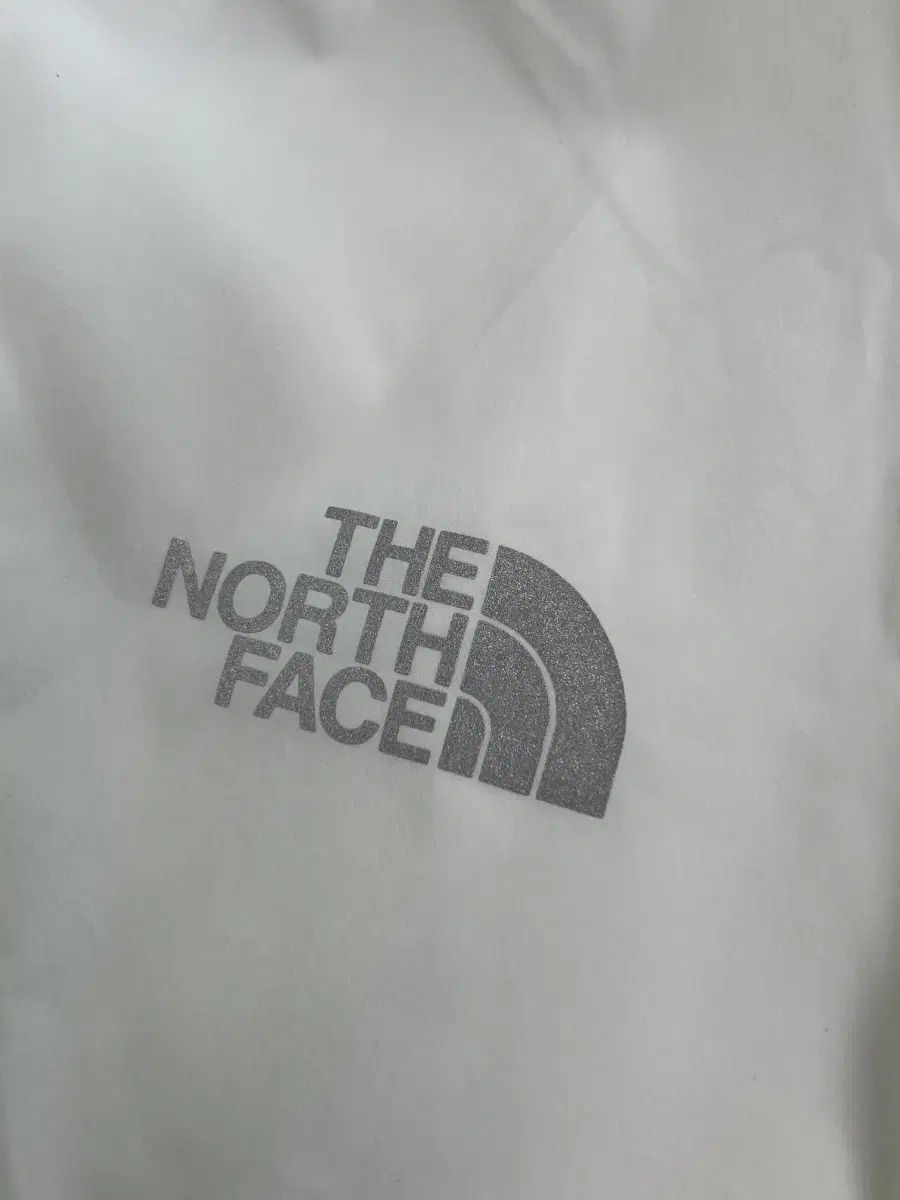 THE NORTH FACE ザノースフェイス 超軽量 白 ウィンドブレーカー ポーチ