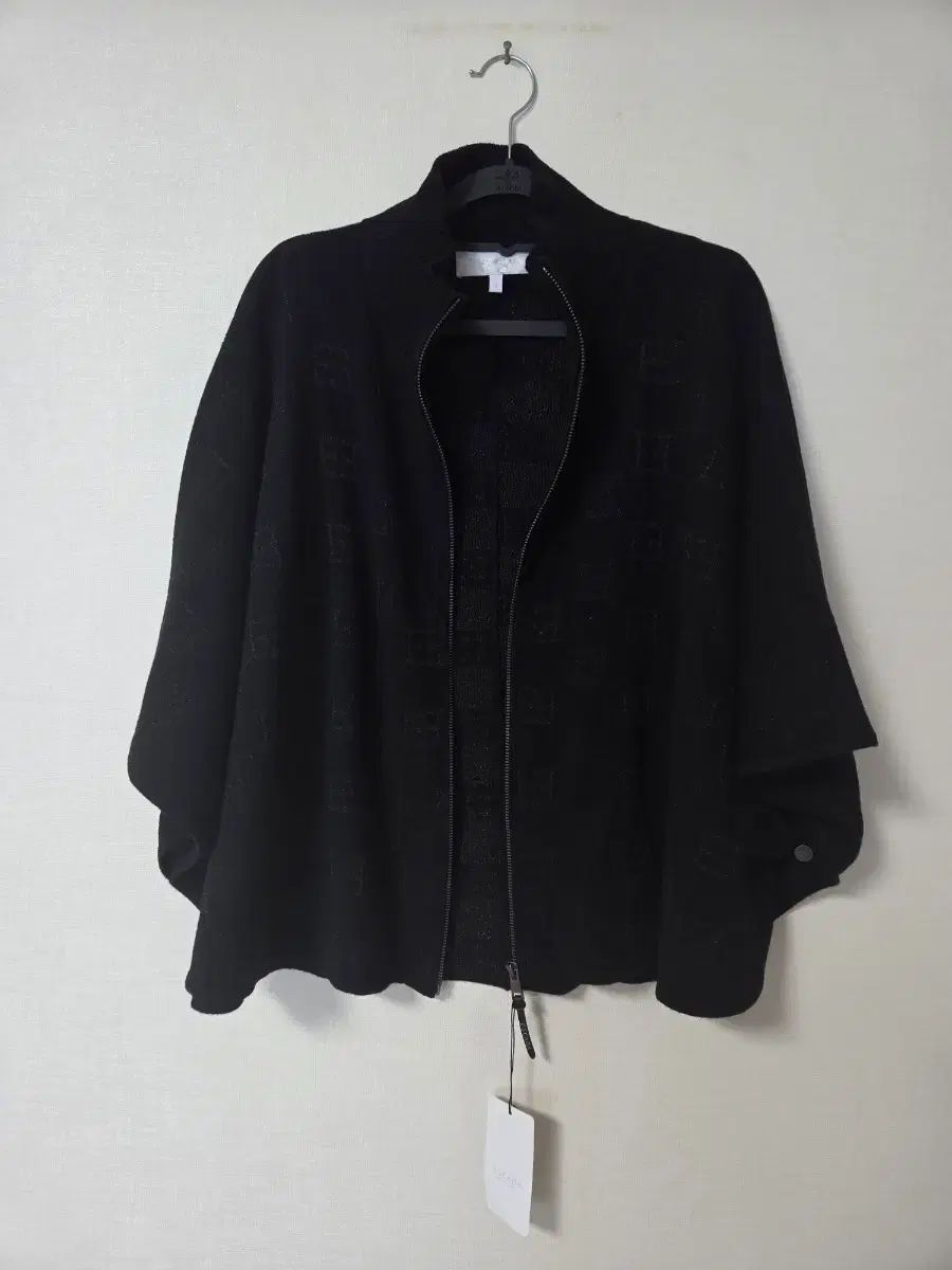 ESCADA カシミア ニットケープ 66 77