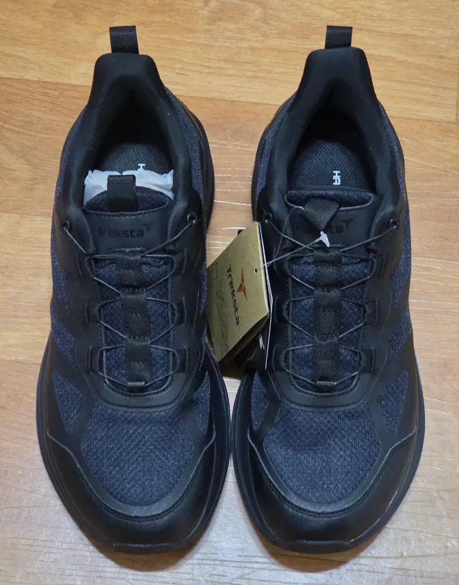 トレクスタ ハンズフリー クラウド スニーカー