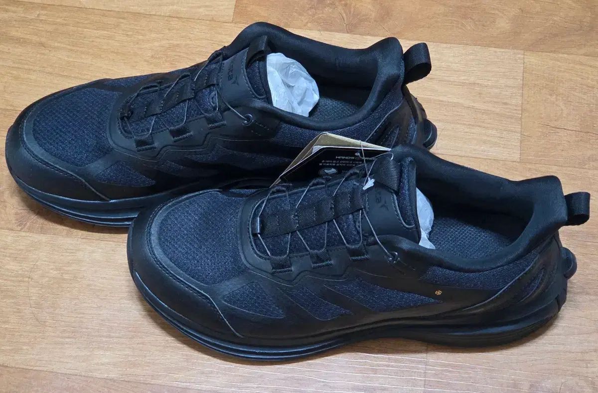  トレクスタ ハンズフリー クラウド スニーカー アウトドアテント小物 カトラリー 登山靴 トレッキングシューズ アウトドアシューズ