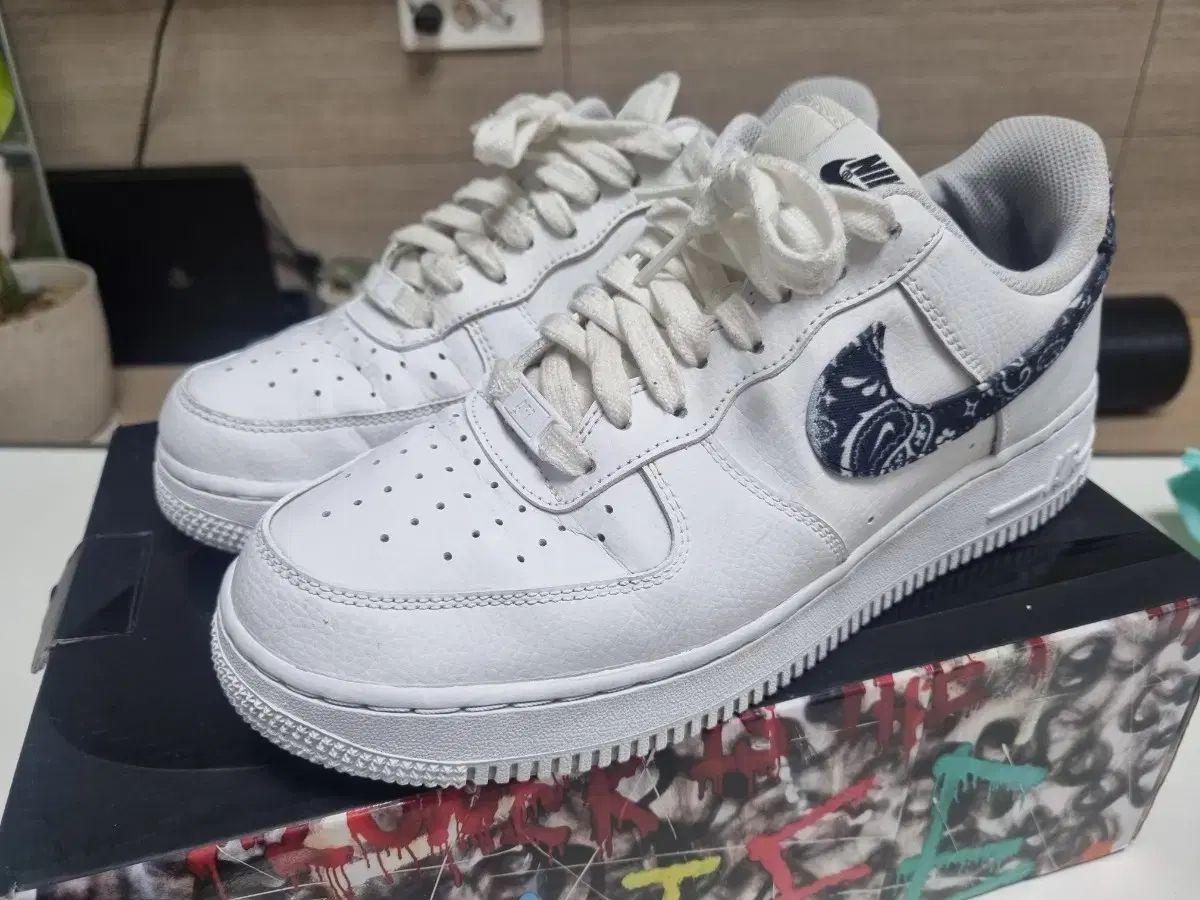 ナイキ エアフォース ペイズリー 265 235