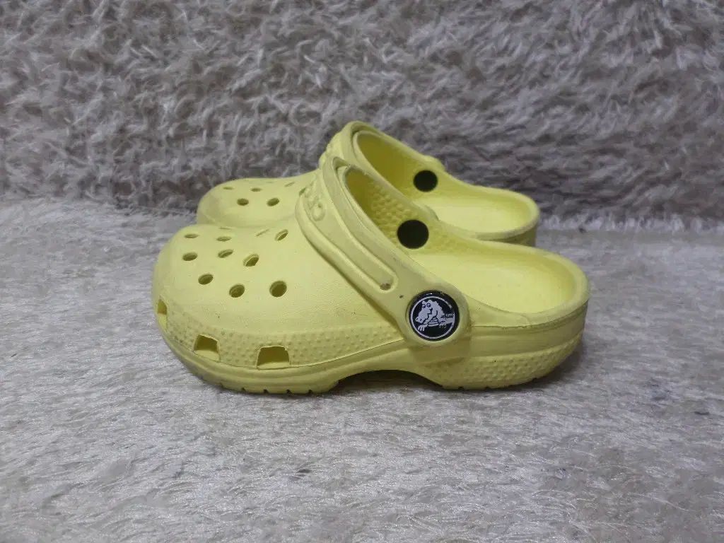 150 クロックス サンダル スリッパ 黄 中古 靴 ショップからお知らせ