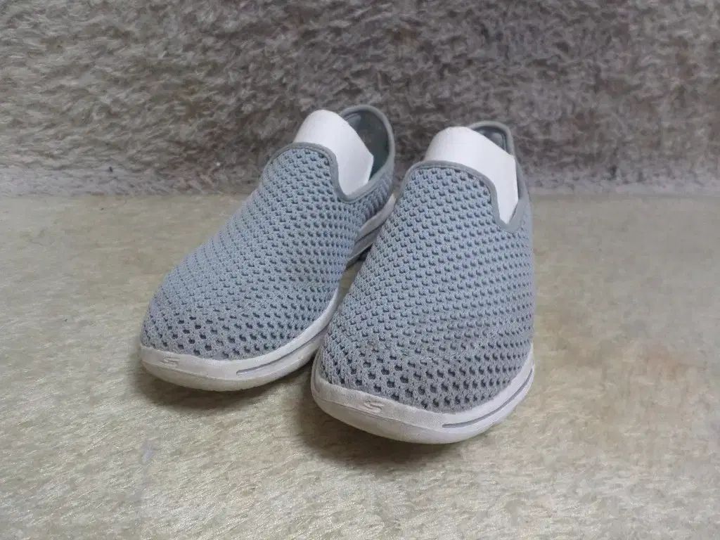 230 SKECHERS スケッチャーズ ゴーウォーク スニーカー 中古 靴