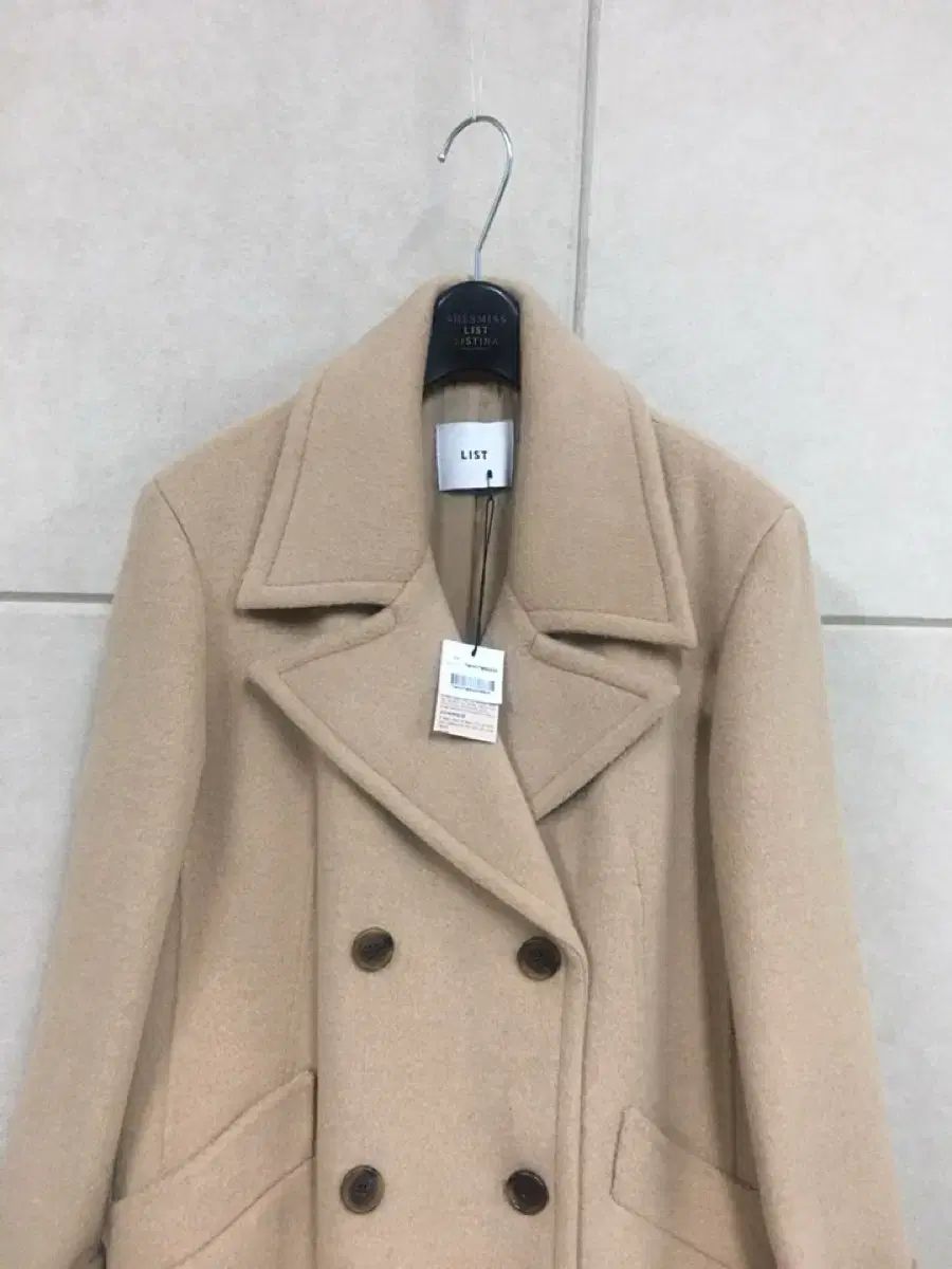 リスト ベージュ