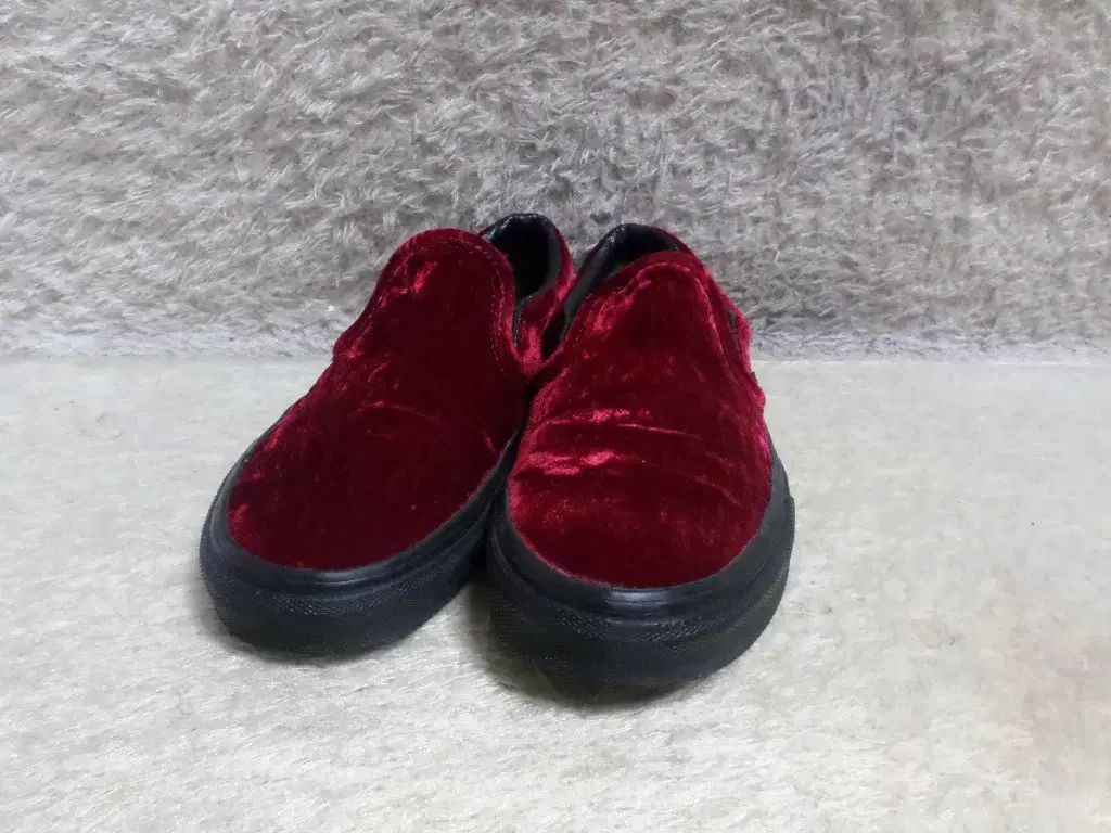 245 VANS ヴァンズ ツアーベルベット レッド スリッポン スニーカー 中古 靴
