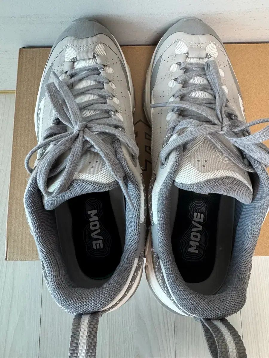 ハイキングシューズ