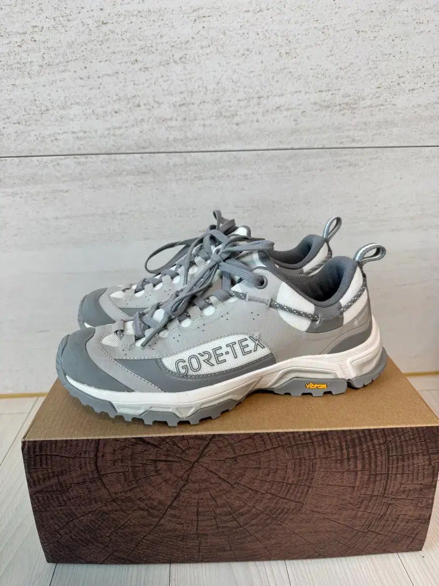 コーロンスポーツ ユニセックス ハイキングシューズ