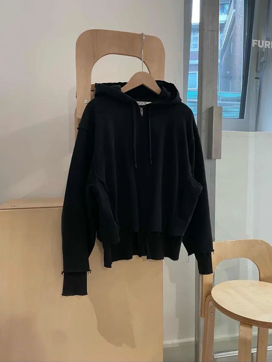 PERVERZE ダメージ フード ジップアップ