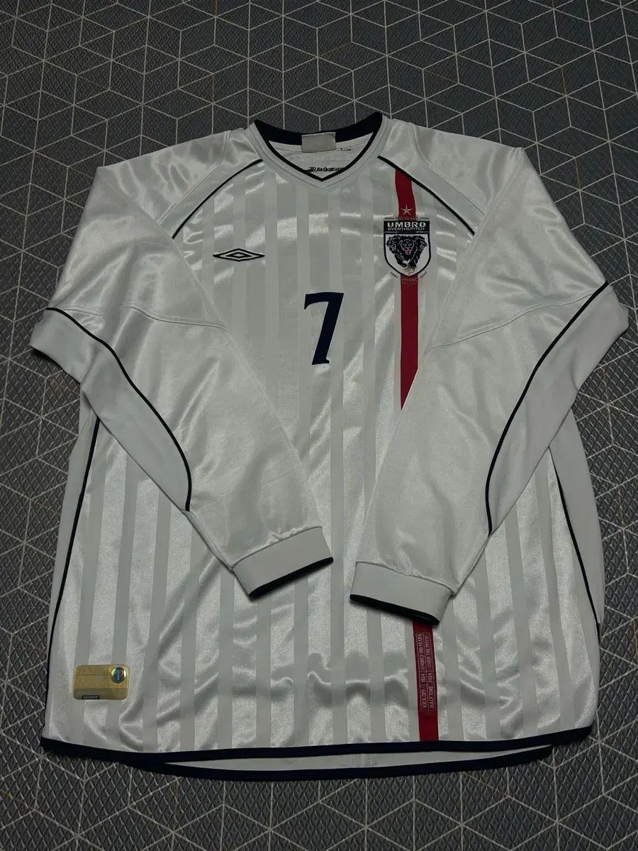 OVER THE PITCH umbro イングランド 110