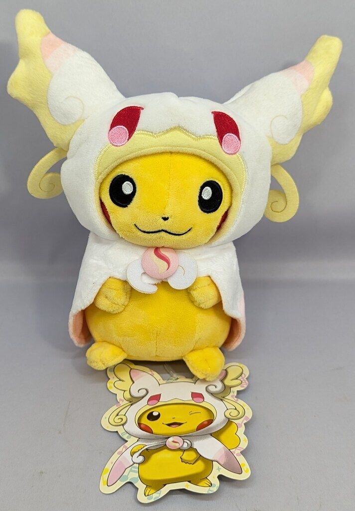 ポケモン ぬいぐるみ メガタブンネのポンチョを着たピカチュウ