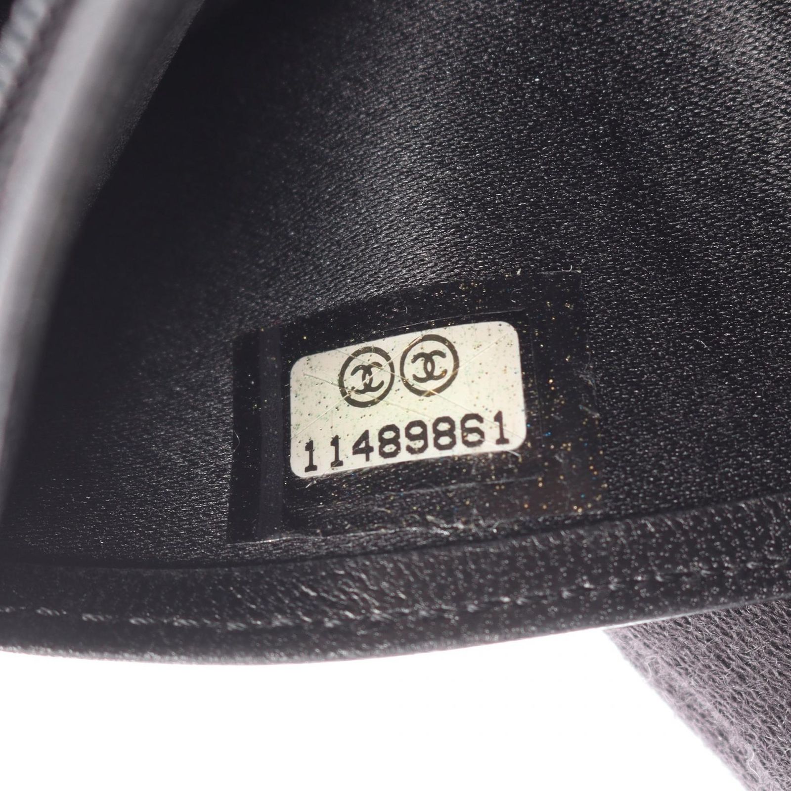 シャネル CHANEL 二つ折り長財布 ニュートラベルライン ブラック