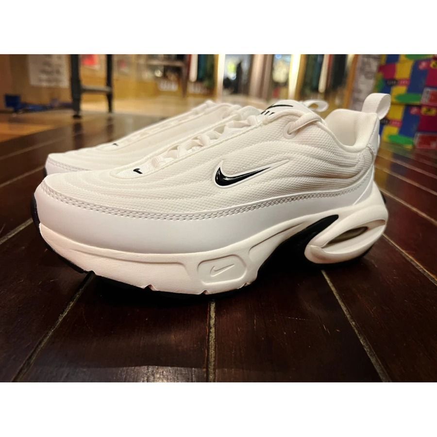 EST】新品 NIKE ウィメンズ エア マックス ポータル HF3053-103 - メルカリ
