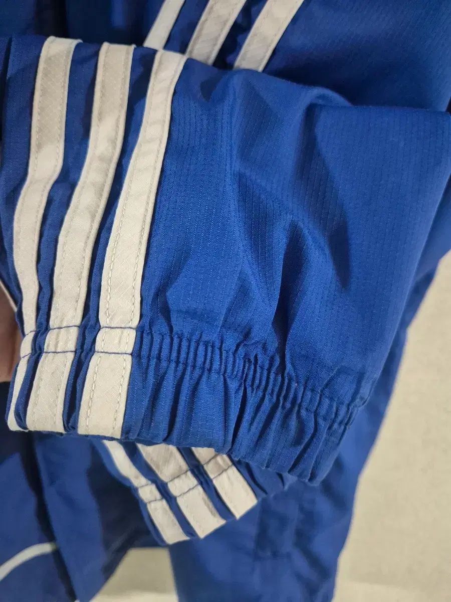 adidas チェルシー ウィンドブレーカー - メルカリ