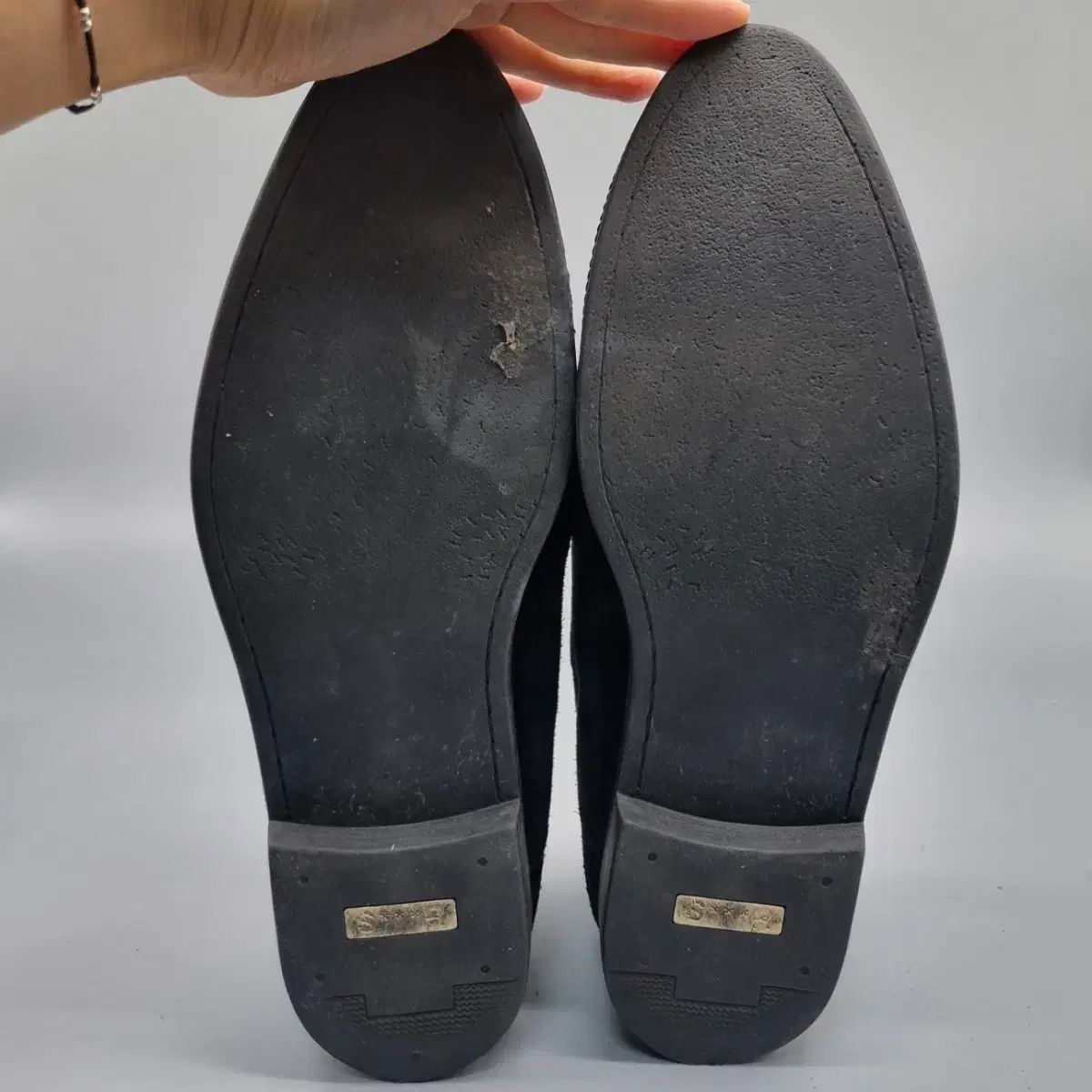 ブラック スウェード