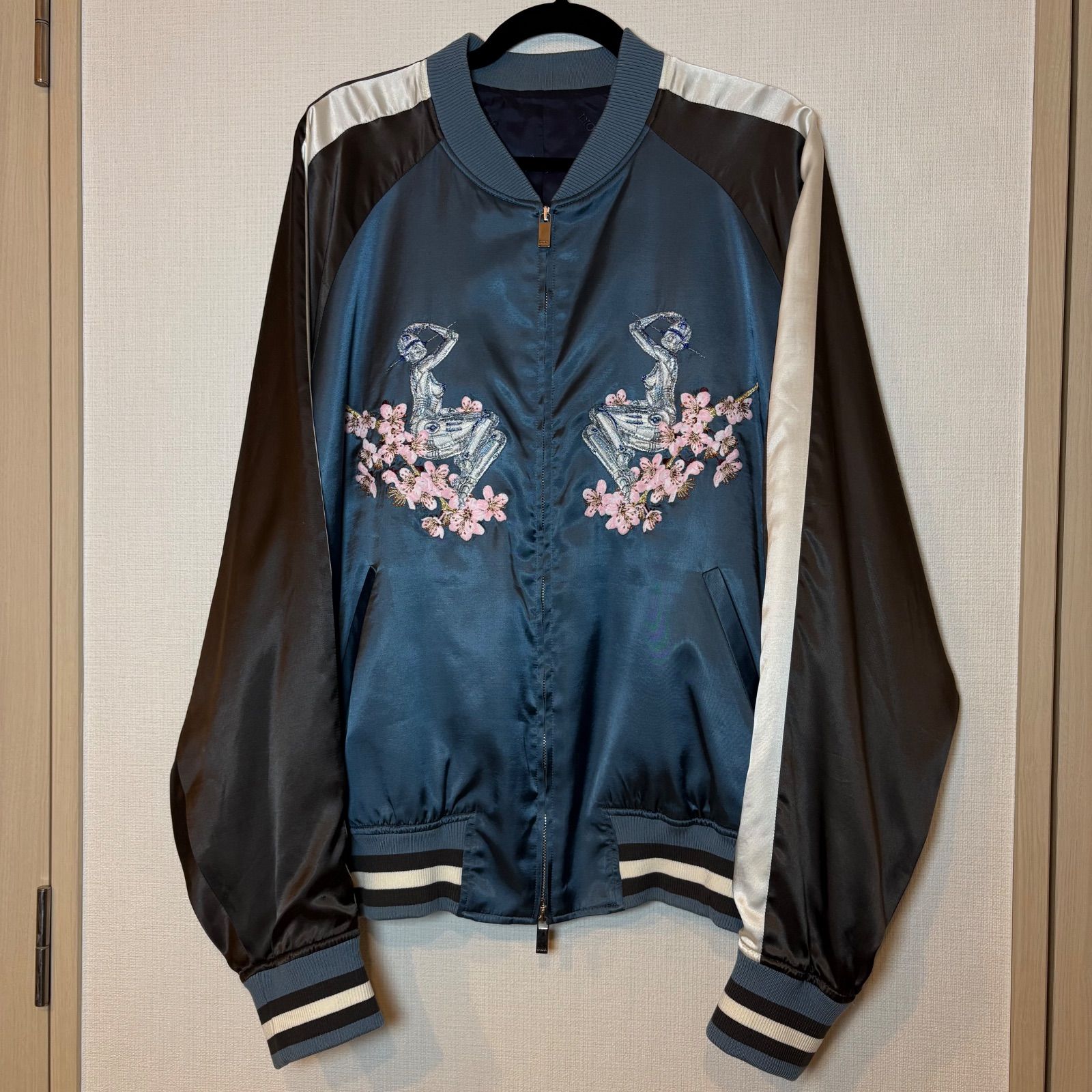 DIOR HOMME ディオールオム 空山基 セクシーロボット 刺繍 ブルゾン スカジャン 水色系