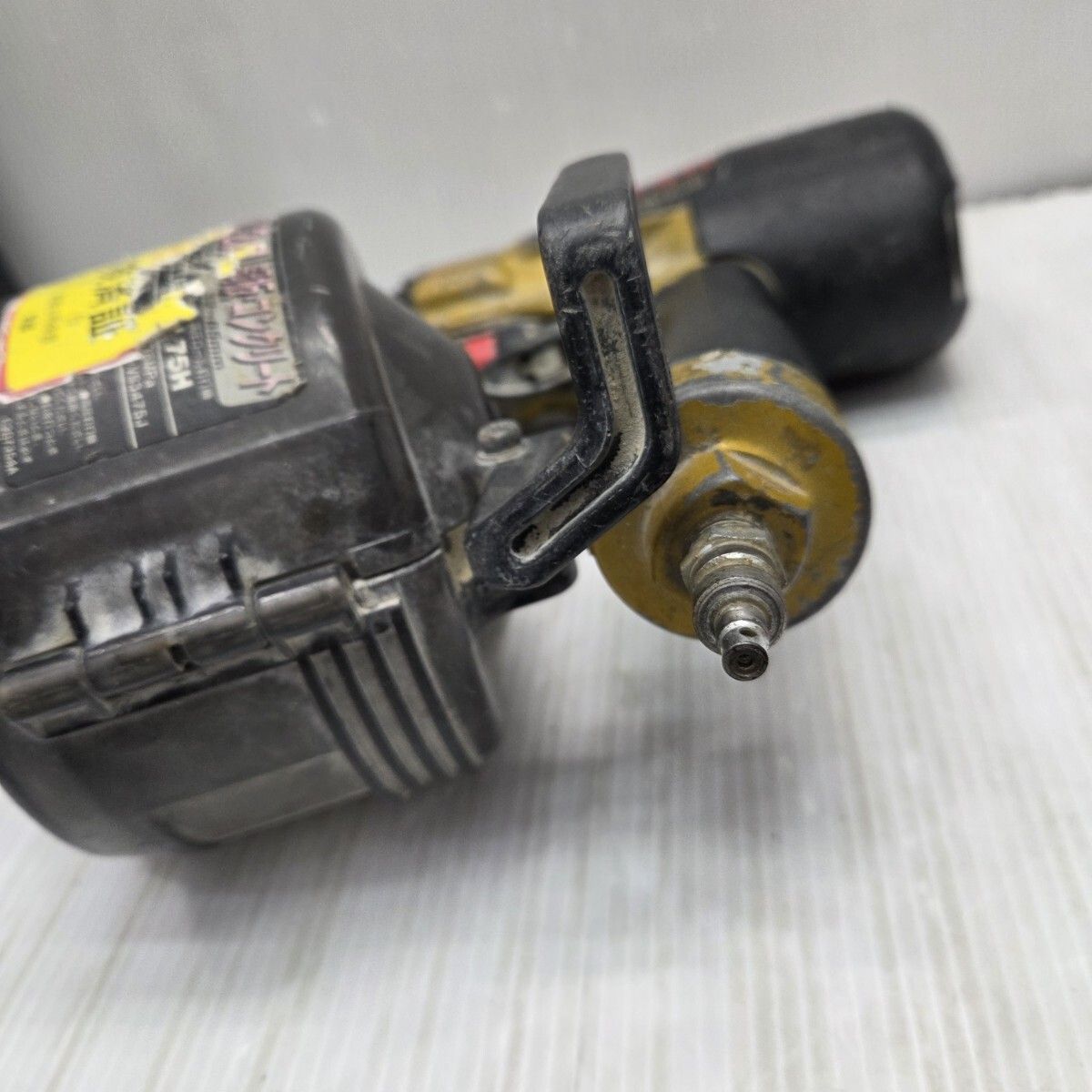 釘打ち機 HITACHI