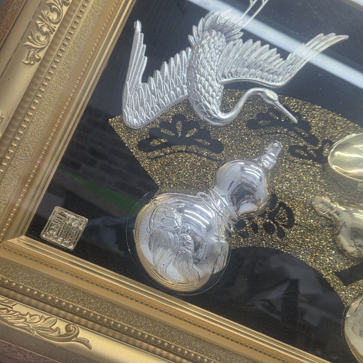 開運■縁起物■鶴亀太古岩紋様・縮緬打掛(額装仕上げ)華麗なる繊細な和装文化刺繍 S00884 額装 縁起物 鶴亀 インテリア 装飾 インテリア和風 骨董 - メルカリ