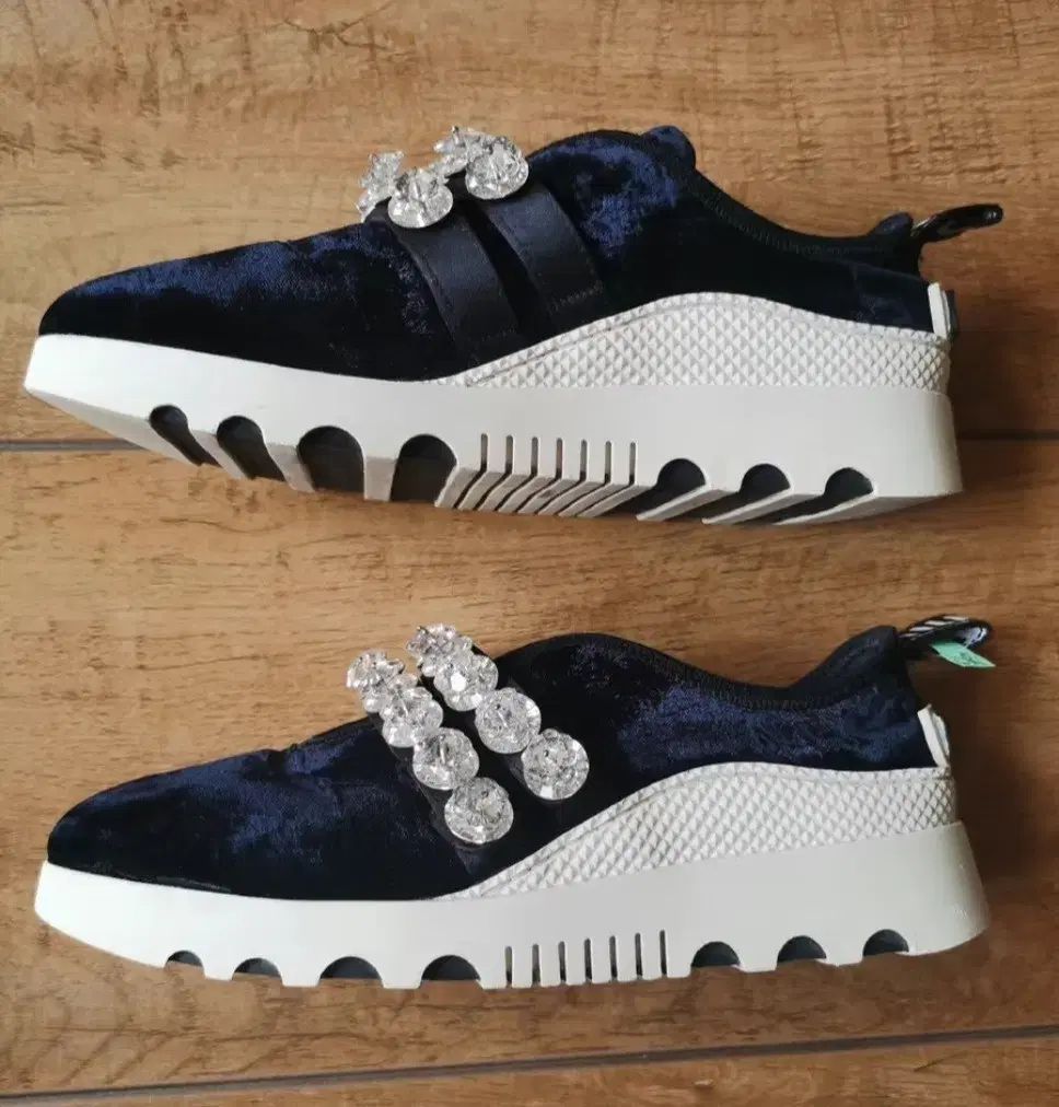 ミュウミュウ ツアーベルベット