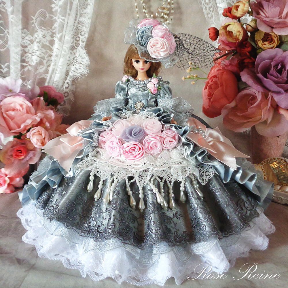 夕霧のロンドン シルバーグレーのエレガントオーバートレーンドールドレス