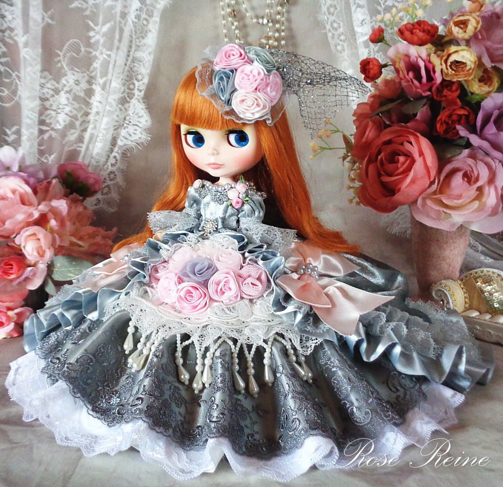 夕霧のロンドン シルバーグレーのエレガントオーバートレーンドールドレス