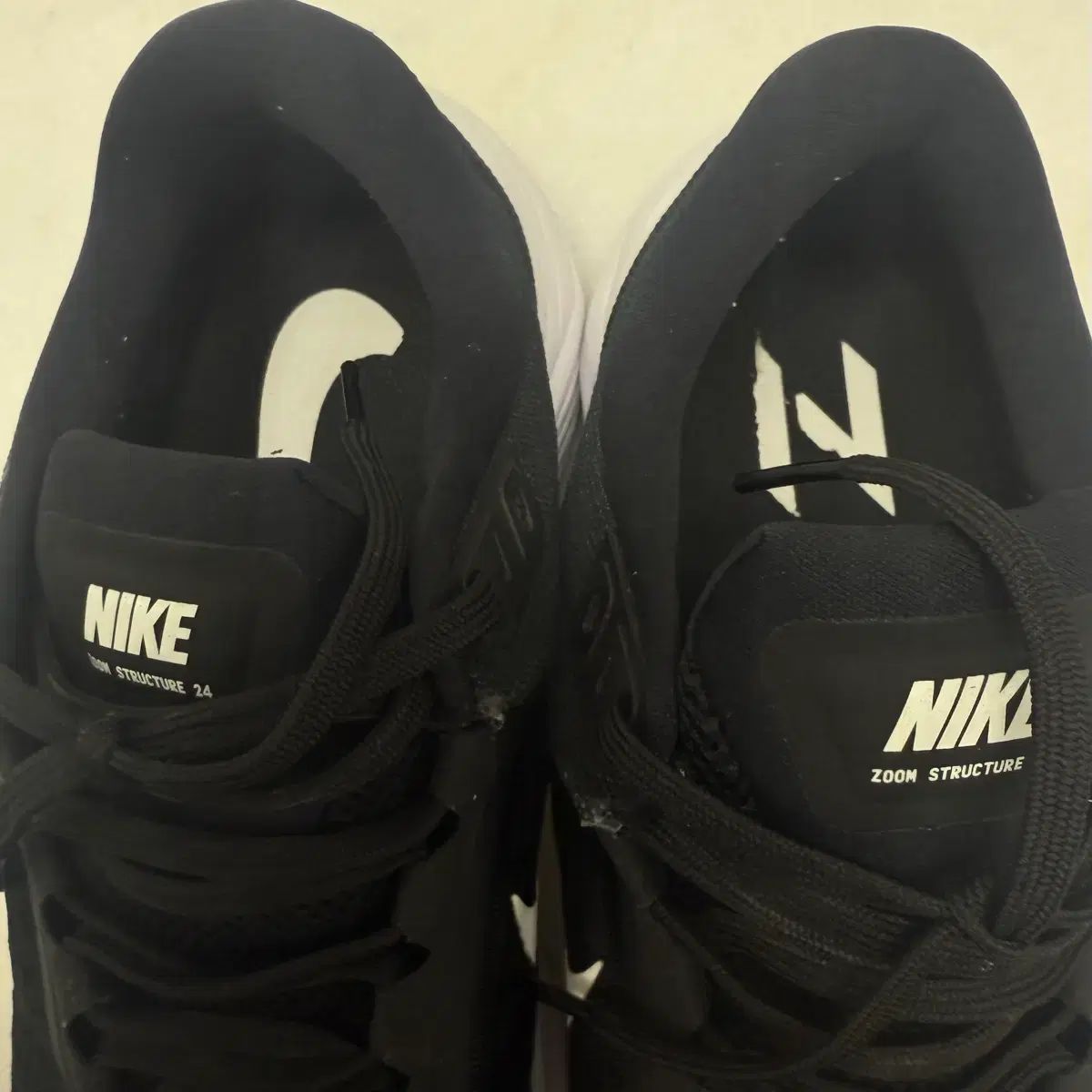 ランニングシューズ