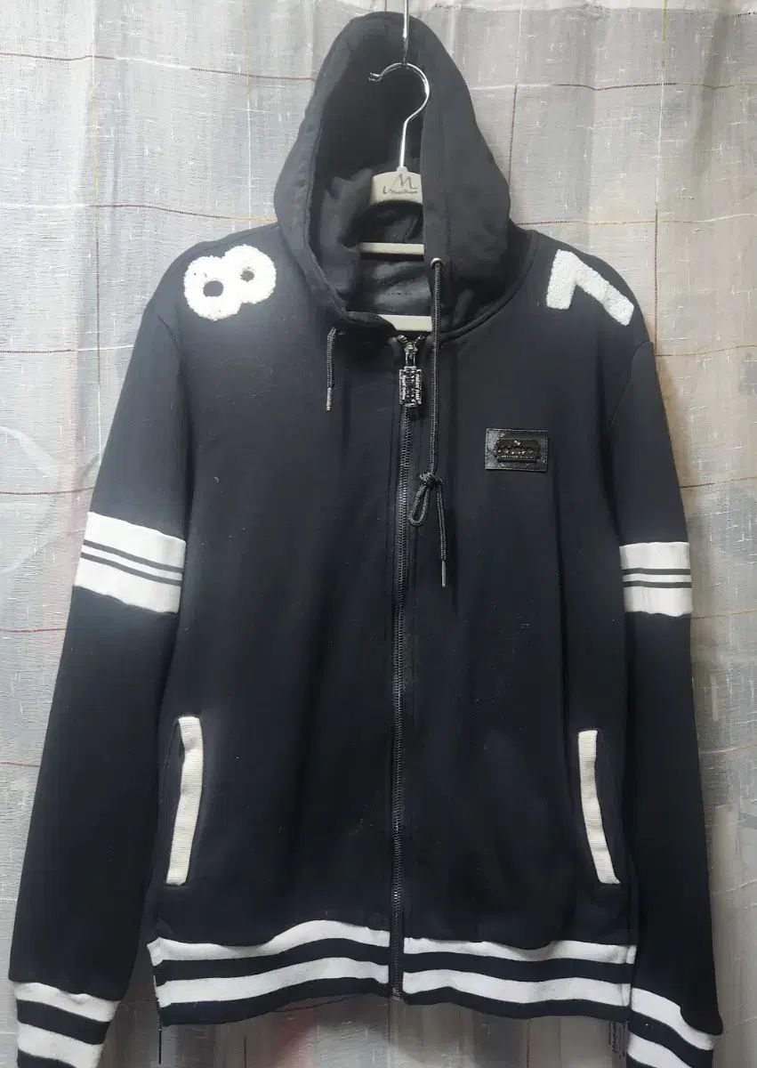 PHILIPP PLEIN(フィリッププレイン) ブラック フードジップアップ