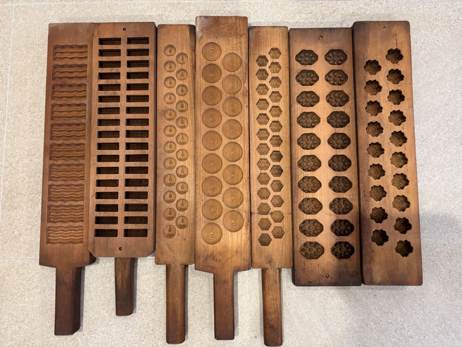 和菓子 木型 32点 まとめ売り 木製 菓子型 花柄 扇 野球ボール 伝統工芸 古道具