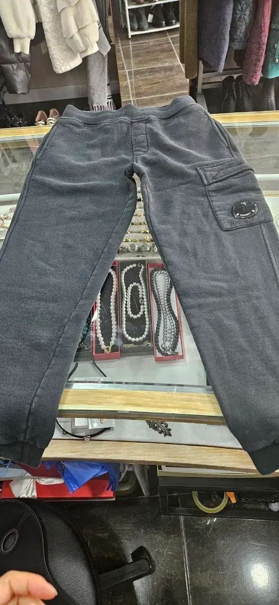 C P COMPANY シーピーカンパニー ブラック カーゴ ジョガーパンツ