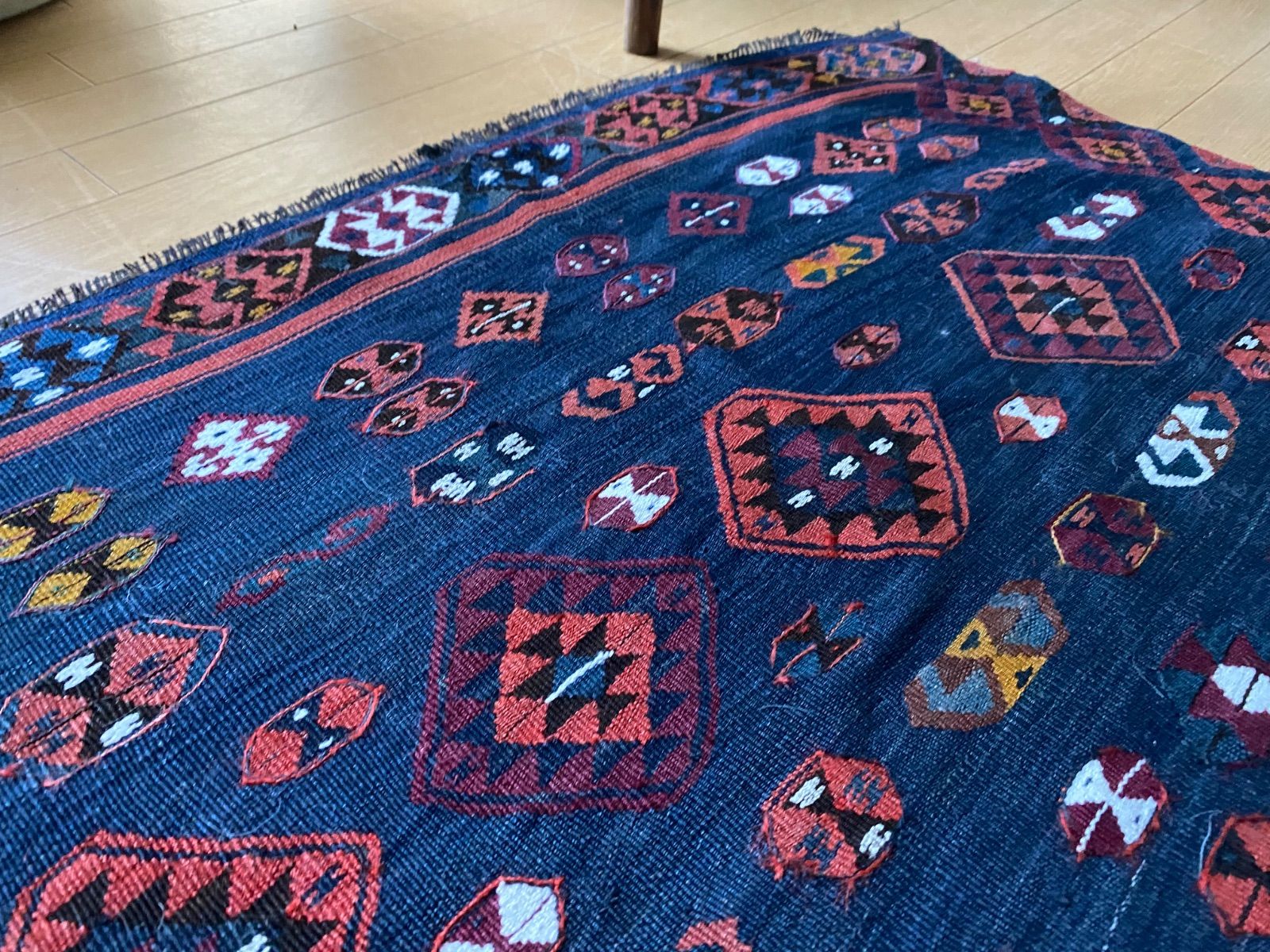 大変貴重100年以上前に織られたトルコのアンティーク総草木染カシュ