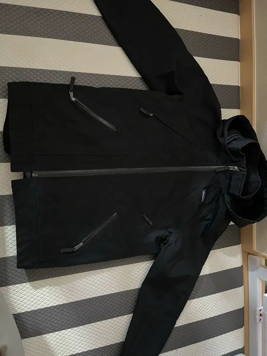 パタゴニア キッズ M 防水ジャケット