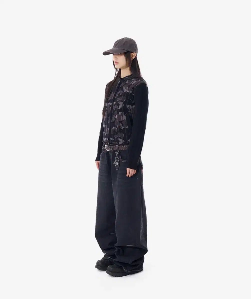 1 アカム CROS 2 Wahed Denim Pants Black