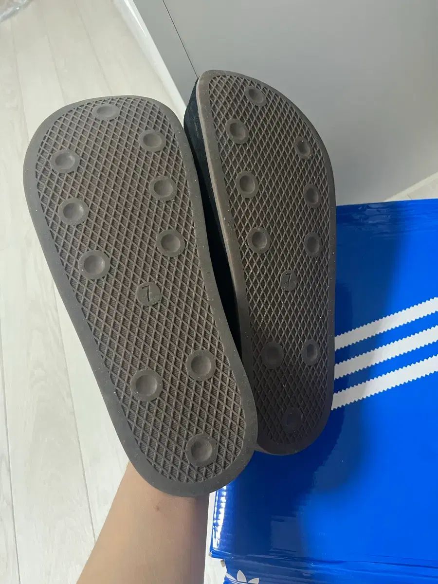 アディダス アディミュール スライド スリッパ