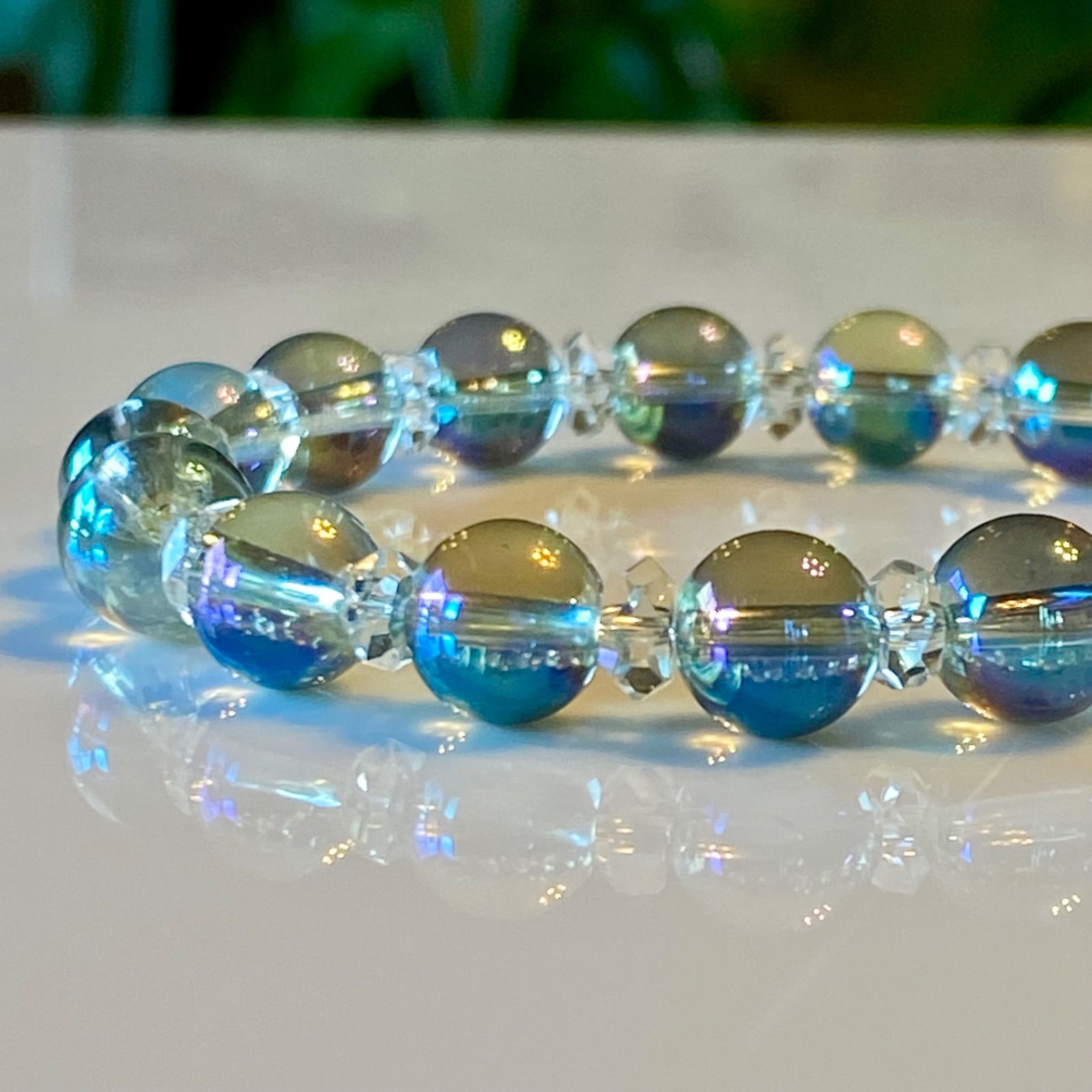 グリーンオーラ & ペールブルー オーラクォーツ光波動ブレスレット　約14.5㎝ グリーンオーラ & ペールブルー オーラクォーツ カット水晶 光波動