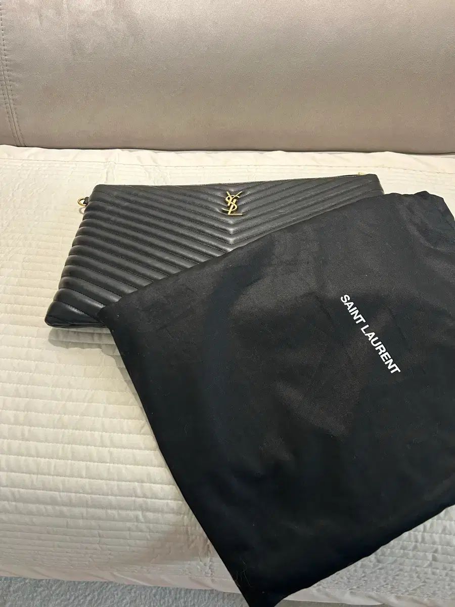 Saint Laurent サンローラン ブラック バッグ ダストバッグ