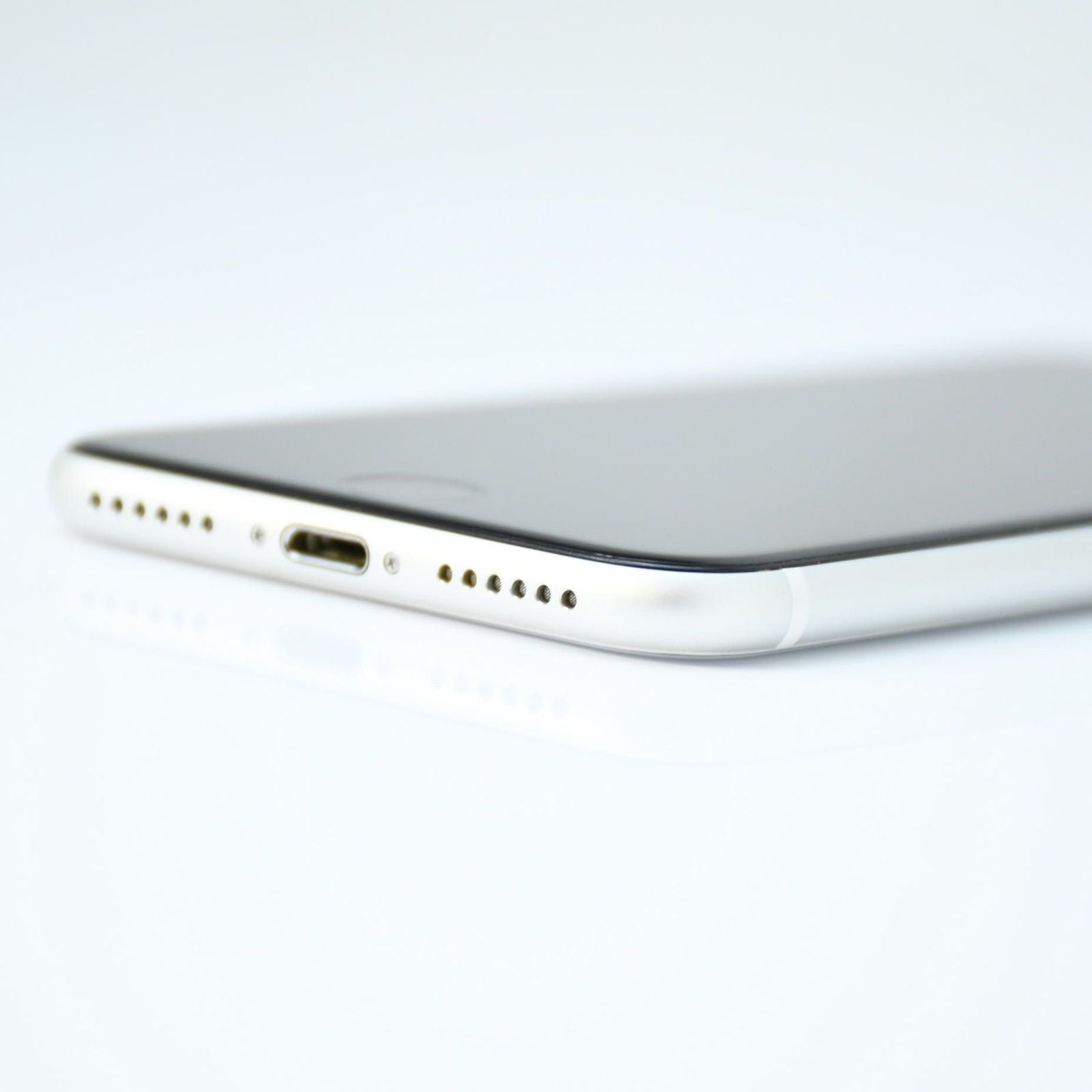 純正バッテリー最大容量 83％】SIMフリー iPhone SE 第2世代 64GB