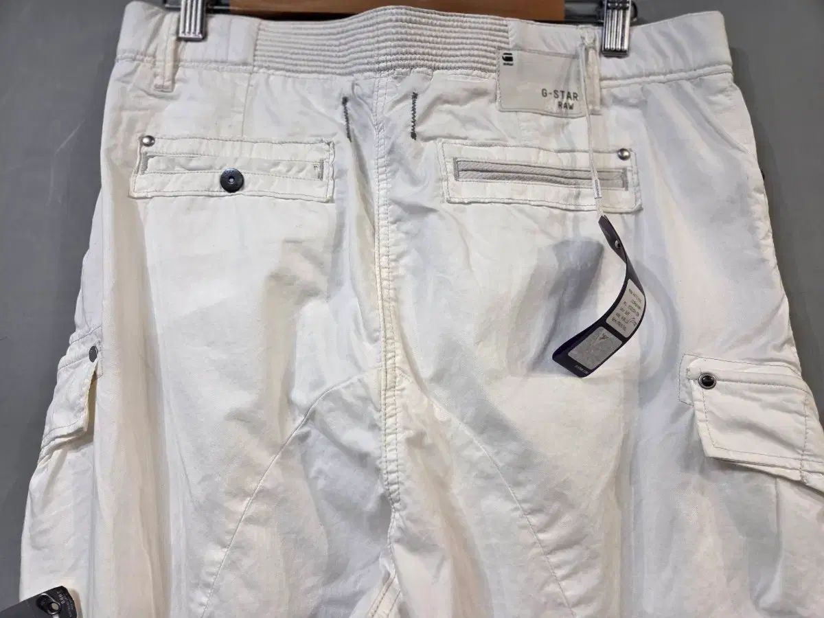 G STAR RAW 白 カーゴ ズボン ベルト 含む W 26 L 32 チノパン パンツ