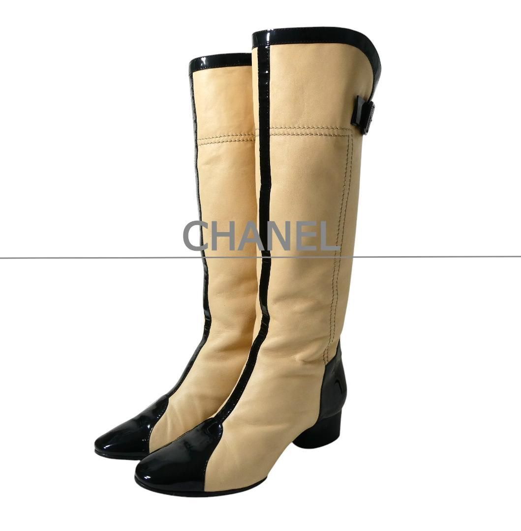 CHANEL シャネル サイズ37 約24㎝ ロングブーツ ジョッキーブーツ ココマーク エナメル レザー ステッチ ベルト バイカラー ラウンドトゥ チャンキーヒール ベージュ ブラック レディース
